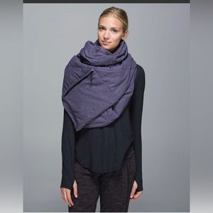 NWT lululemon fluffed up scarf